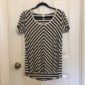 LuLaRoe Classic T - WITH TAGS